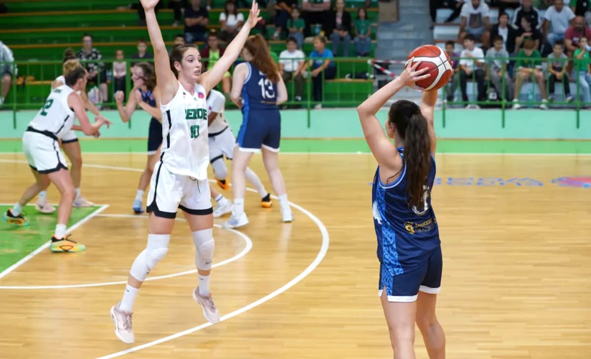 Fotografija uz vijest: Aleksandra Katanić sa 10 poena, 7 skokova i 6 asistencija u evropskom debiju Beroe