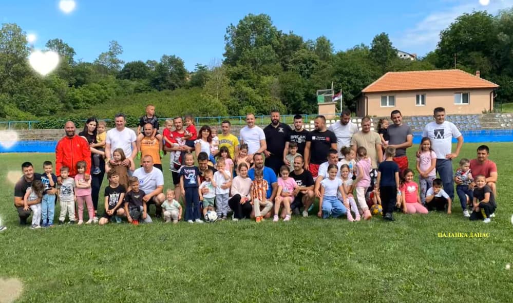 Fotografija uz vijest: Dan roditeljstva u vrtiću "Bambi" u Selevcu obeležen uz fudbalsku utakmicu