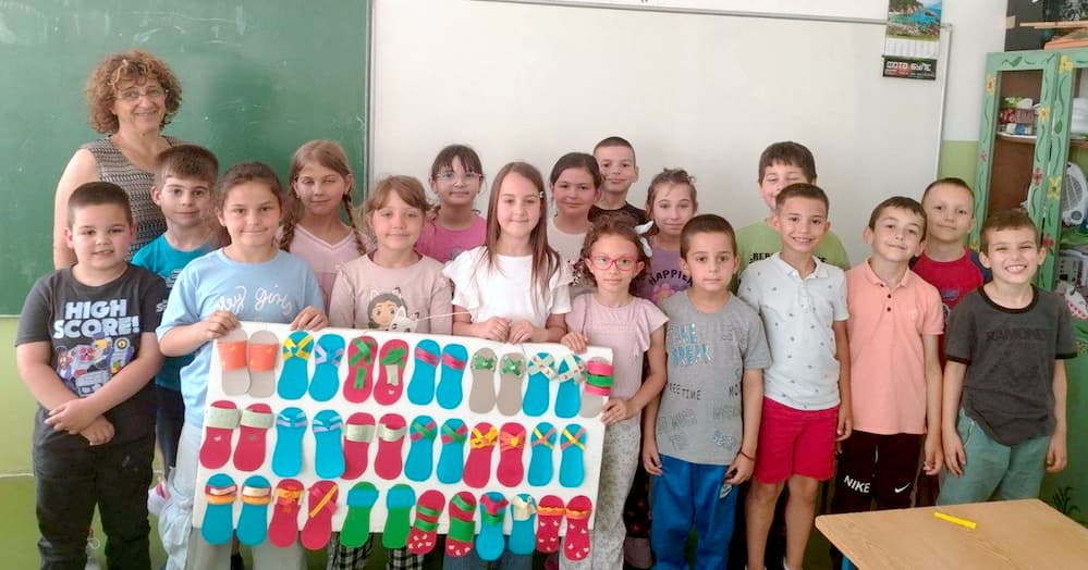 Fotografija uz vijest: Dan Veselih Papuča u Selevcu: Deca poslala snažnu poruku o ljubavi i bezbrižnom detinjstvu