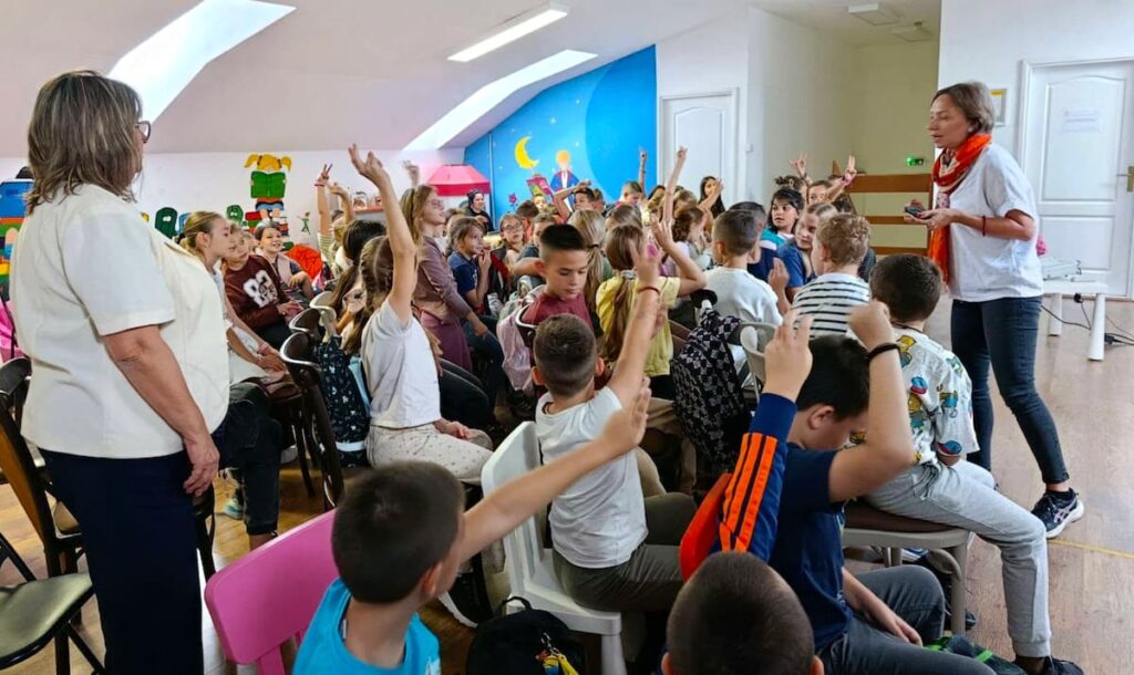 Fotografija uz vijest: Dečja nedelja u Smederevskoj Palanci: Književnica Ana Plavšić družila se sa najmlađim čitaocima
