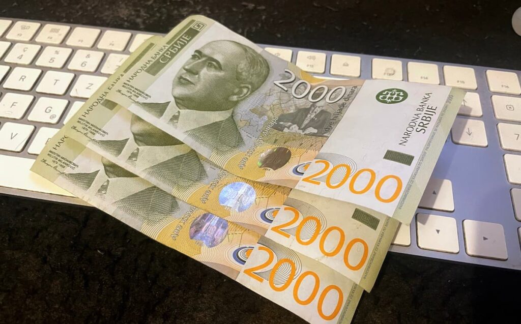 Fotografija uz vijest: Državna pomoć od 6.000 dinara: Detaljan vodič za proveru uplate i banke