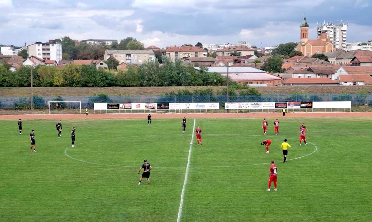 Fotografija uz vijest: Fudbal: Jasenica srušila nepobeđenu Trnavu, Mladom radniku pobeda u Kusatku