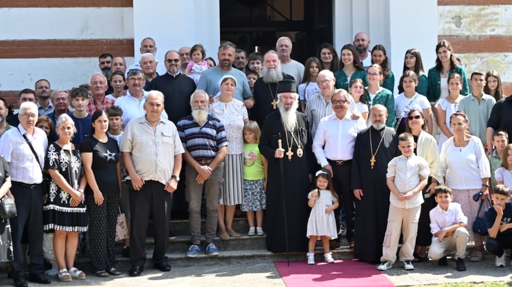 Fotografija uz vijest: LITURGIJA U SVETOUSPENSKOM HRAMU U RATARIMA KOD SMEDEREVSKE PALANKE