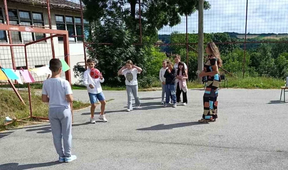 Fotografija uz vijest: Mala Plana: Učenici ispratili kraj školske godine kroz igru i druženje