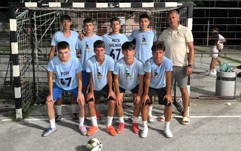 Fotografija uz vijest: Mladi futsaleri oduševili publiku na turniru u Palanačkoj gimnaziji