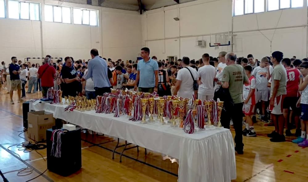 Fotografija uz vijest: Mladi košarkaši Mladosti SP nagrađeni za uspehe u Regionu Centralne Srbije