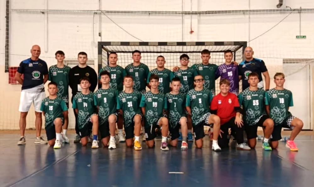 Fotografija uz vijest: Mladi rukometaši "Lavići 026" sa međunarodnog turnira u Kragujevcu: Šesto i jedanaesto mesto kao dragoceno iskustvo
