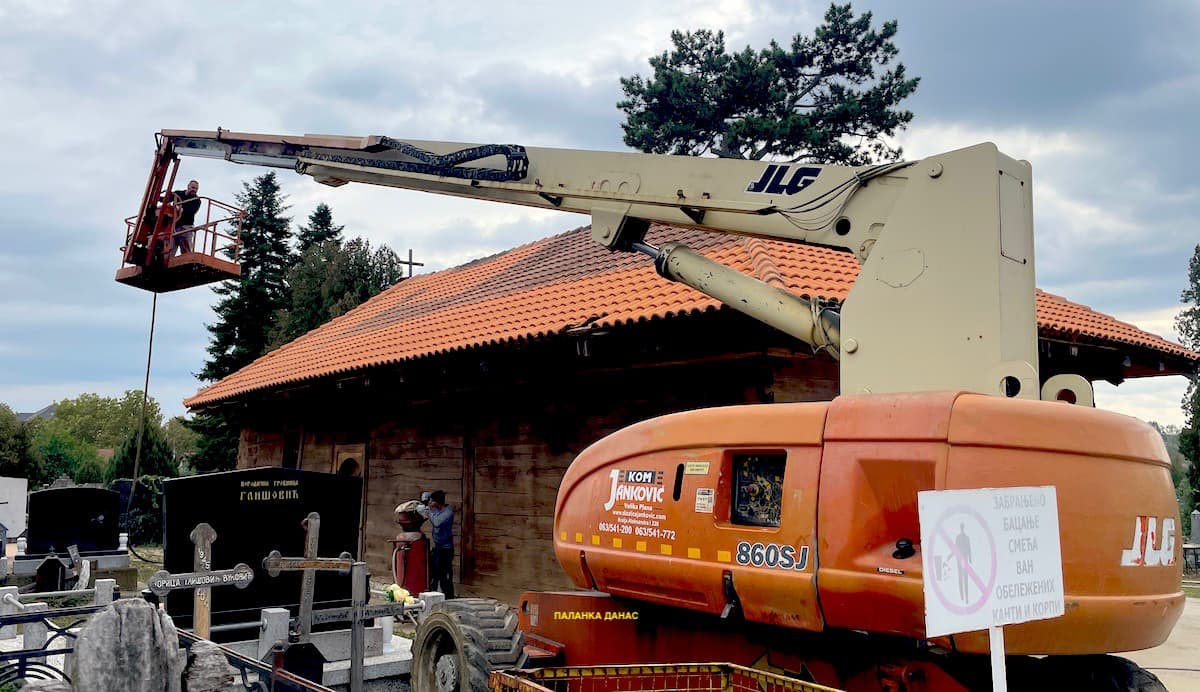 Fotografija uz vijest: Nastavljena rekonstrukcija crkve brvnare Svetog proroka Ilije u Smederevskoj Palanci