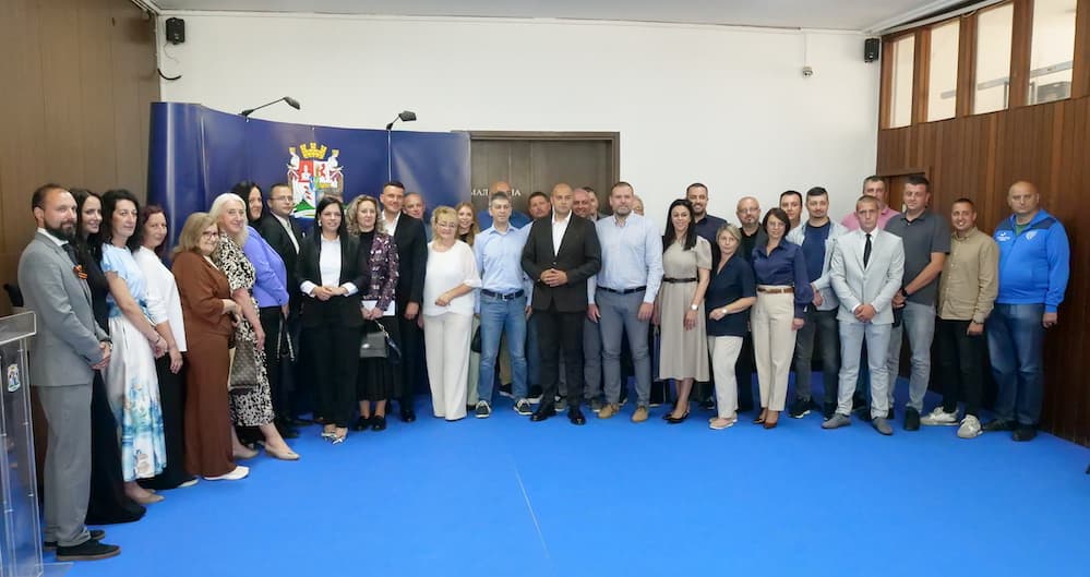 Fotografija uz vijest: Nikola Vučen ponovo na čelu Smederevske Palanke: Konstituisani novi opštinski organi