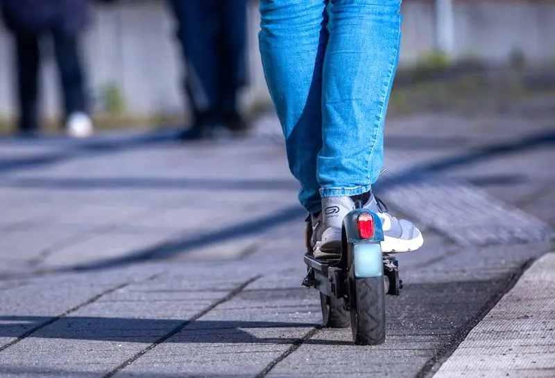 Fotografija uz vijest: Nova pravila za električna vozila: Kraj za bahate vozače, uvode se nalepnice