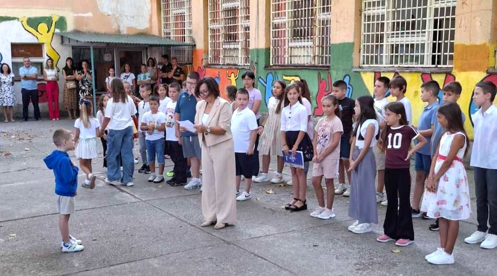 Fotografija uz vijest: Nova školska godina počela u OŠ „Brana Jevtić“ u Kusatku: Posebna dobrodošlica za prvake