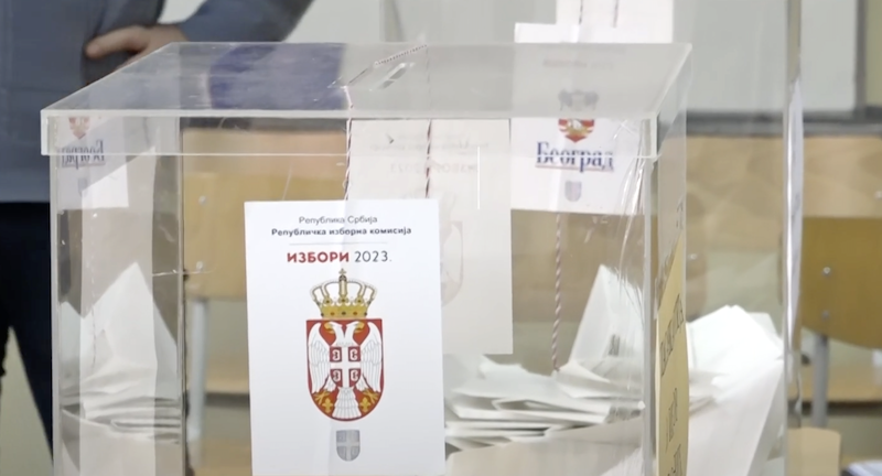 Fotografija uz vijest: Odložen dogovor o novim paravanima na biračkim mestima: Opozicija strahuje od zloupotreba, vlast tvrdi da su po preporuci ODIHR-a