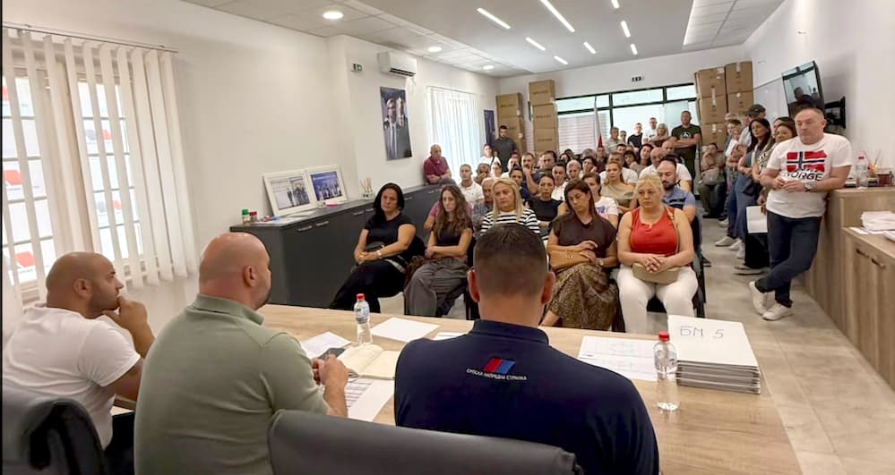 Fotografija uz vijest: OO SNS Smederevska Palanka: Sastanak sa koordinatorima biračkih mesta za jači rad na terenu