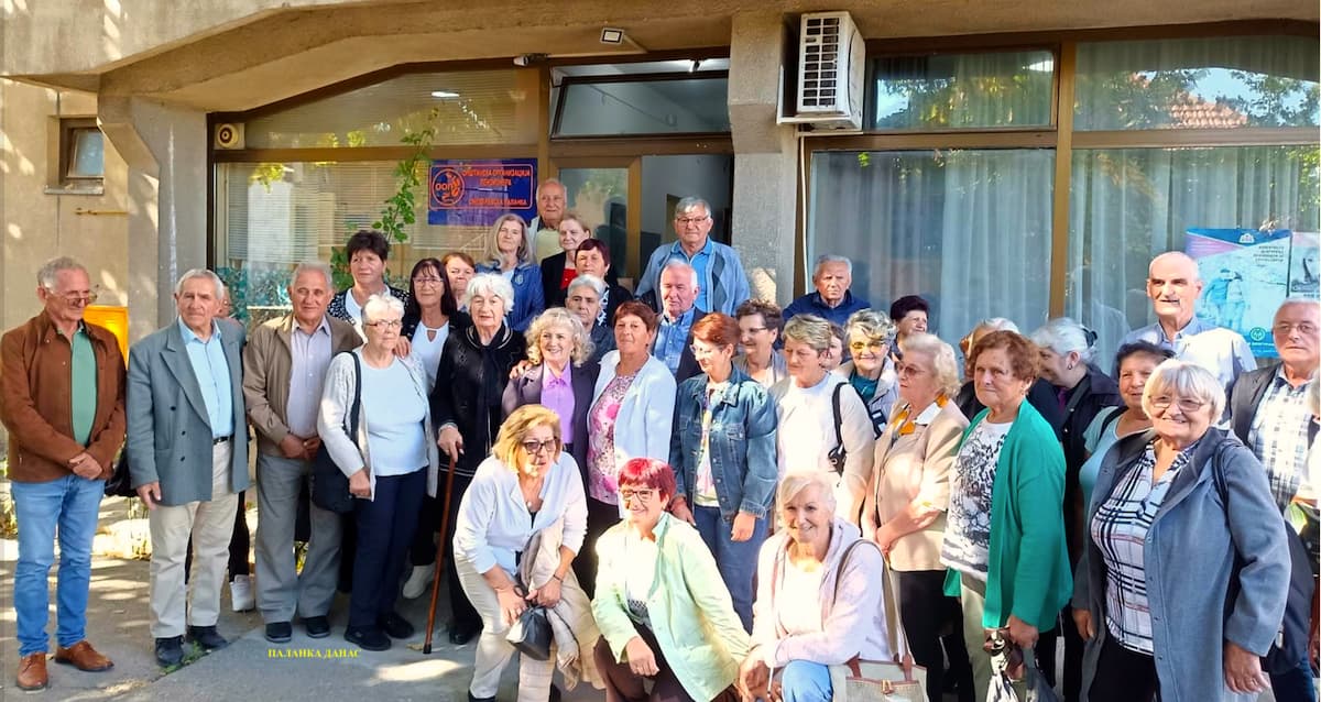 Fotografija uz vijest: Penzioneri iz Smederevske Palanke ugostili kolege iz Bele Crkve
