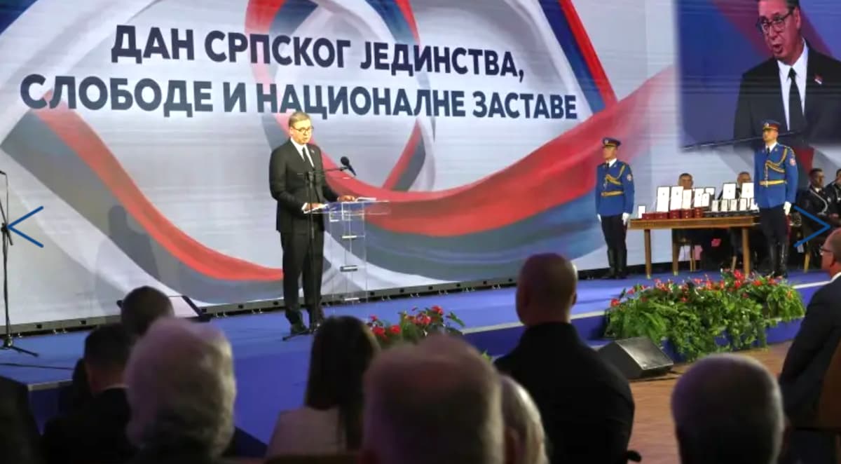 Fotografija uz vijest: Predsednik Vučić uručio 55 odlikovanja povodom Dana srpskog jedinstva, slobode i nacionalne zastave