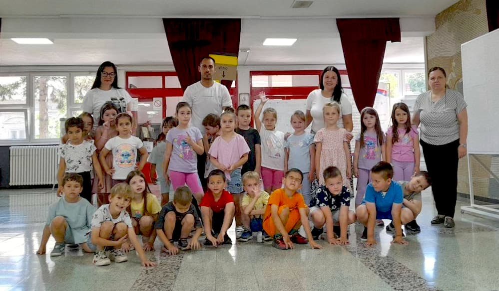 Fotografija uz vijest: Predškolci iz vrtića "Zvezdice" posetili Osnovnu školu "Olga Milošević"