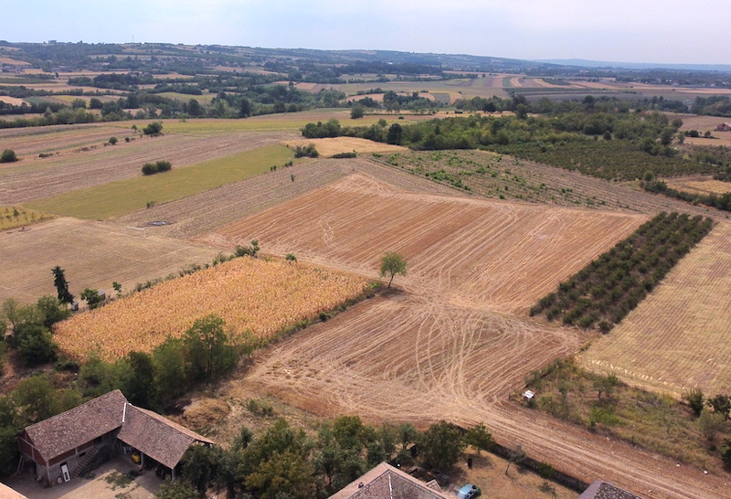 Fotografija uz vijest: Srbija gubi obradivo zemljište: Izgubljeno 1,2 miliona hektara, cena oranica raste