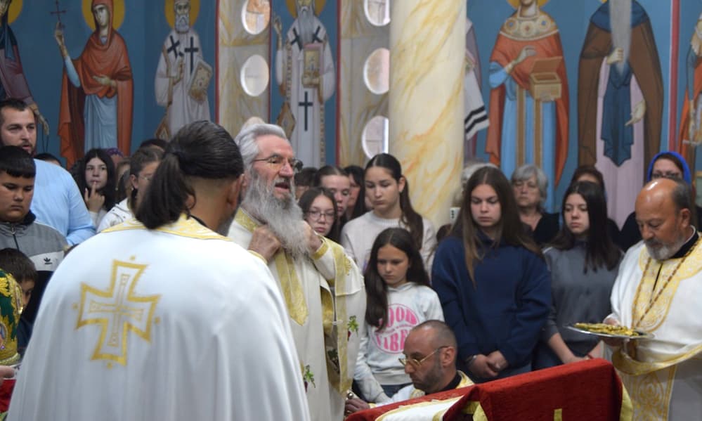 Fotografija uz vijest: Sveta Liturgija u Kusatku: Mitropolit Jovan služio u hramu Svetog Simeona Mirotočivog i Svetog Save