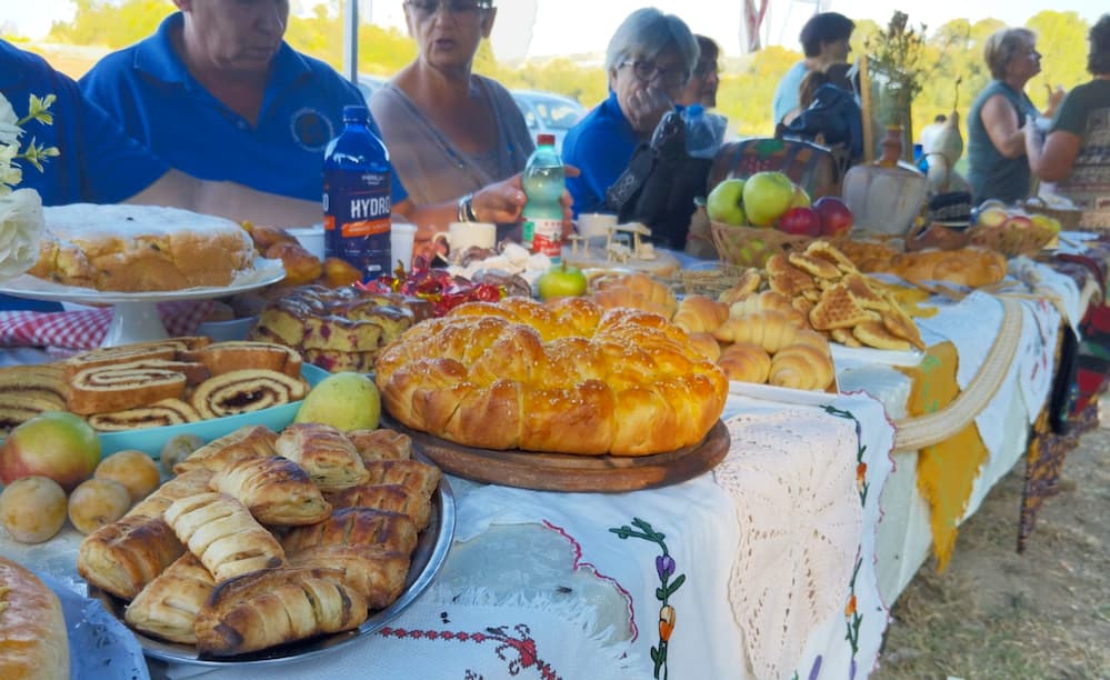 Fotografija uz vijest: Tradicija koja spaja generacije: Zavičajna udruženja oživela duh prošlosti u Etno kući "Mezul"