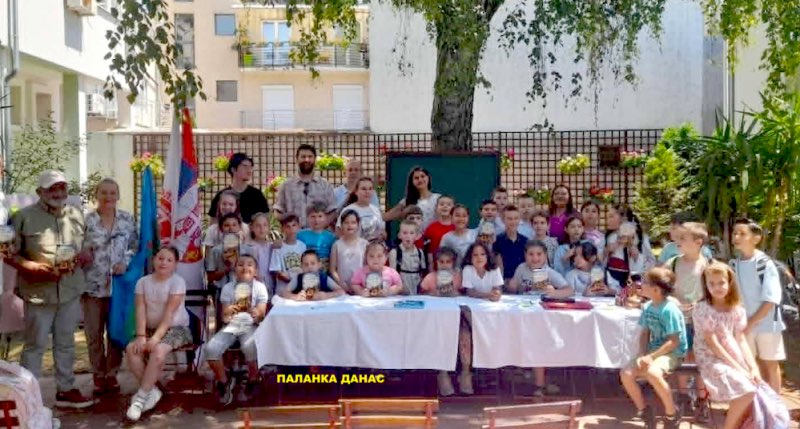 Fotografija uz vijest: U Smederevskoj Palanci promovisana dvojezična zbirka "Čuvamo jezik, delimo priče"
