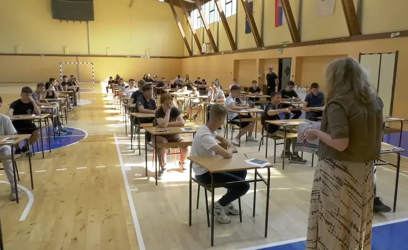 Fotografija uz vijest: Važno za buduće srednjoškolce: Od sutra u prodaji Konkurs i Informator za upis