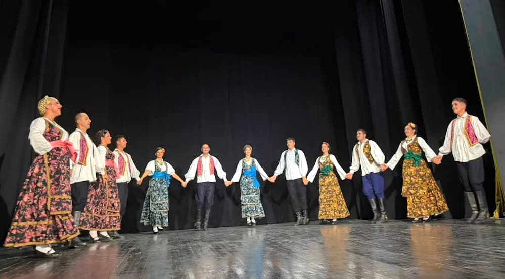 Fotografija uz vijest: Veče folklora i tradicije u Smederevskoj Palanci: "Abrašević" i "Goša" ponovo oduševili publiku