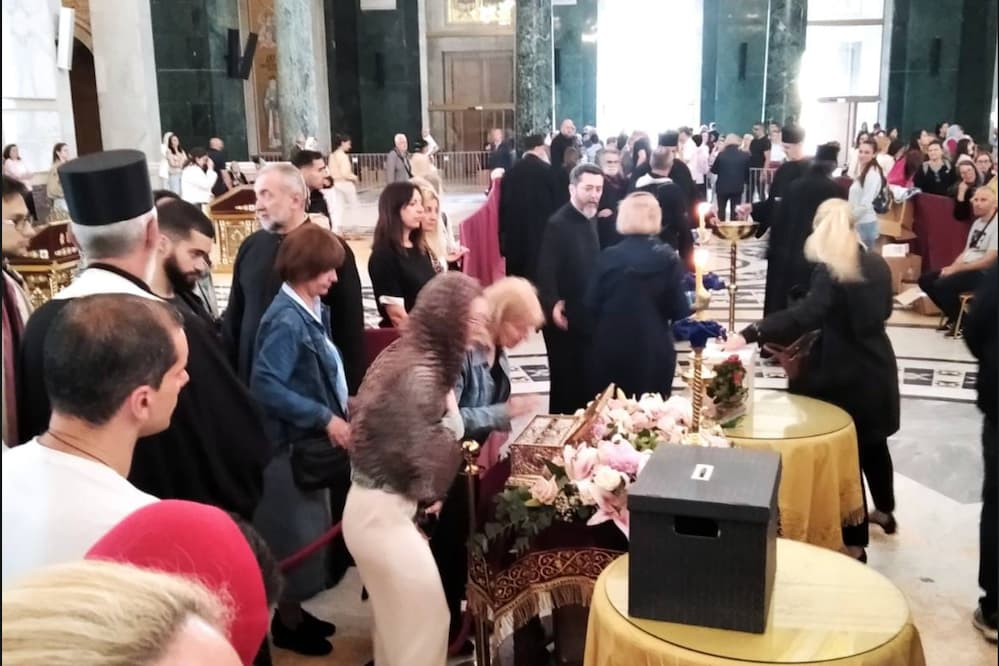 Fotografija uz vijest: Više od pola miliona vernika poklonilo se Časnom pojasu Presvete Bogorodice u Hramu Svetog Save