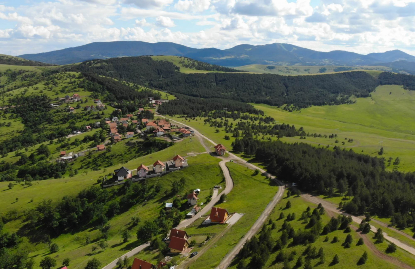 Fotografija uz vijest: Čajetina dobila značajna sredstva za uređenje pešačko-biciklističke staze na Zlatiboru