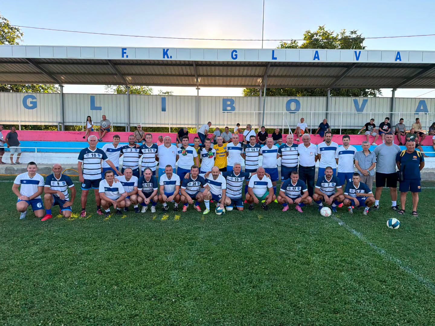 Fotografija uz vijest: Veterani Glavaša i OFK Divaca u prijateljskom susretu u Glibovcu