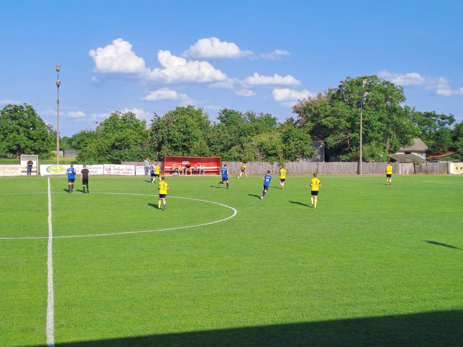 Fotografija uz vijest: Železničar overio titulu prvaka Podunavske okružne lige, Glavaš ide u baraž